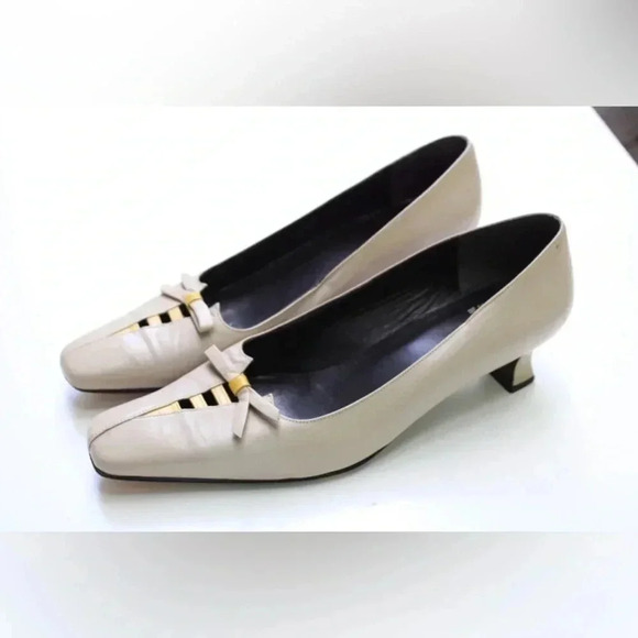 Stuart Went low heels - Picture 12 of 14